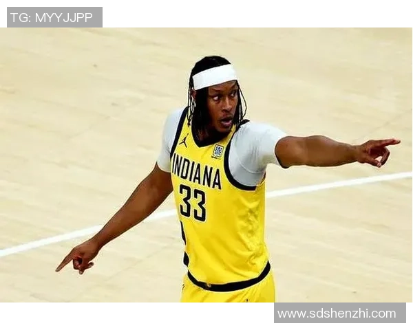 各大足球球星展现完美肌肉线条，激烈对决背后的力量与汗水