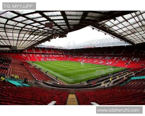 普卡足球：从球场到赛场背后的传奇故事与成就解析