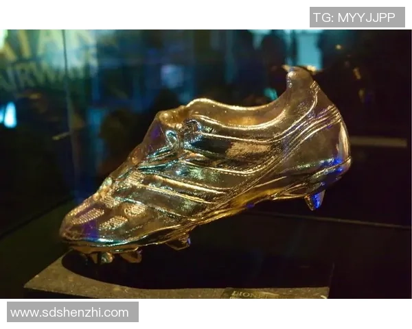 足球球星挂件收藏：展示明星风采，感受足坛激情与荣耀