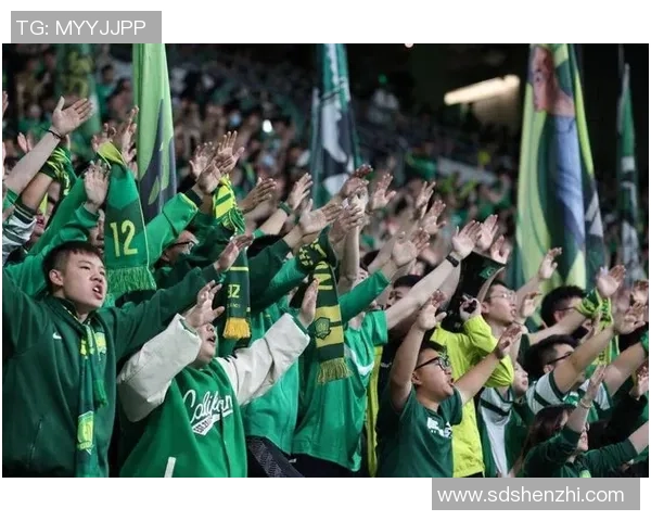 球迷热衷收藏足球球星纪念珍品展现独特情怀与激情 球迷热衷收藏足球球星纪念珍品展现独特情怀与激情