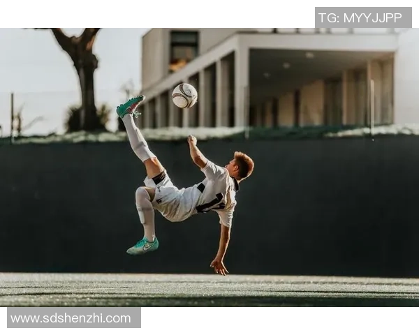 足球星半袖:融运动与时尚的完美结合引领潮流新风尚 足球星半袖:融运动与时尚的完美结合引领潮流新风尚